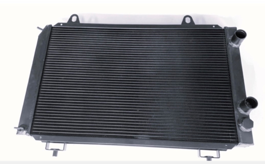 Dual Pass Vollaluminium Wasserkühler 52mm Netz rechts 750mm x 540 x 90mm Anschlüsse rechts