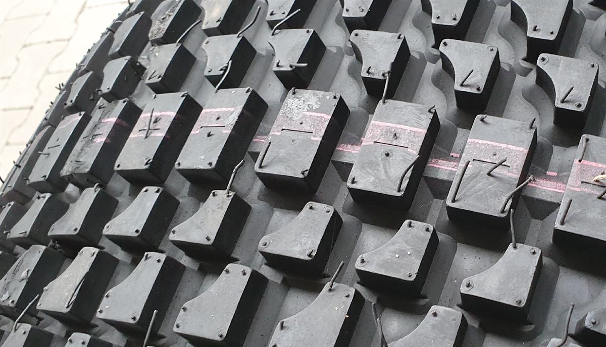 Fedima FCR3 Stollenreifen  9/59-14 (135/80R14) - 3 Reihen