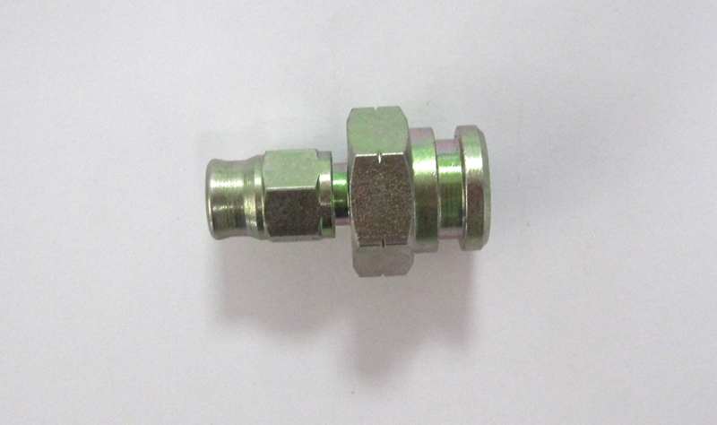 Anschluß Innengew. M10x1,25 konvex Dash 03 für Klammerhalterung